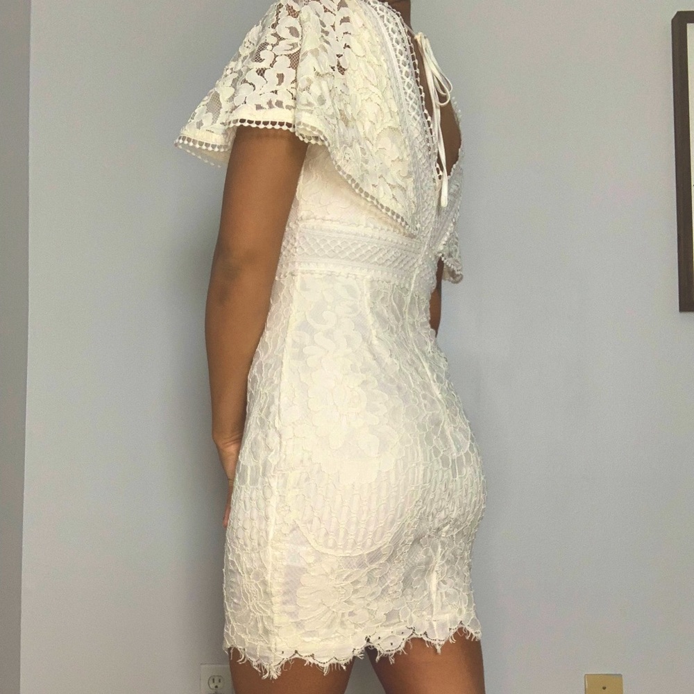White Lace Fitted Dress - Picture 4 of 4